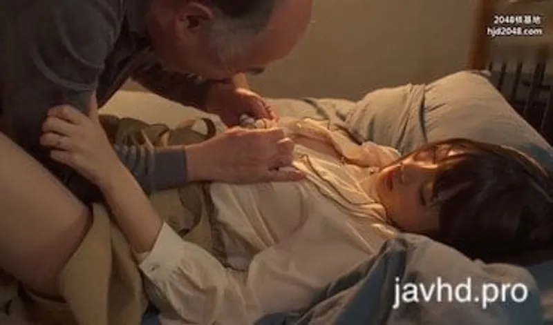 ông xã đi vắng cô vợ bị lão già nhà sát bên hiếp suzu harumiya